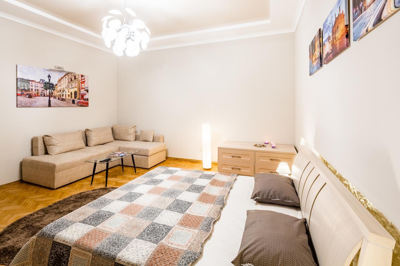 Onlviv Apartments Teatralna 23 Buitenkant foto