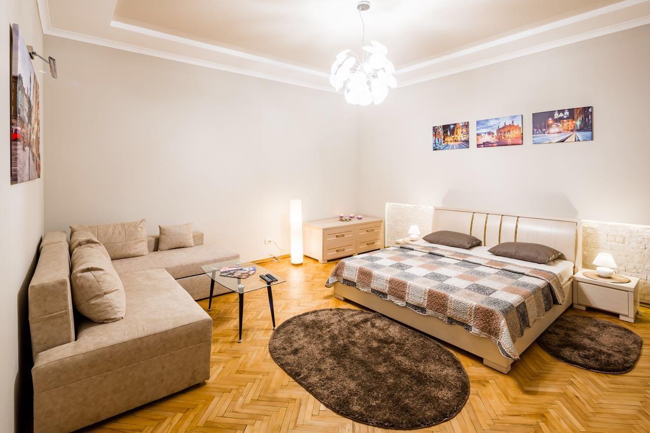 Onlviv Apartments Teatralna 23 Buitenkant foto